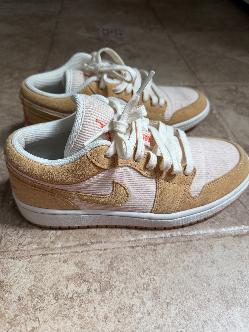 Air Jordan 1 Low SE Twine Orange Quartz Corduroy Women’s 8 DH7820-700